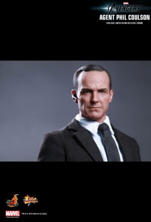 HOT TOYS AGENT PHIL COULSON THE AVENGERS  1/6TH SCALE
