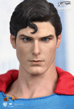 SUPERMAN Hot Toys Superman: The Movie (1978) Christopher Reeves 1/6 scale EXHIBIDO AL 100