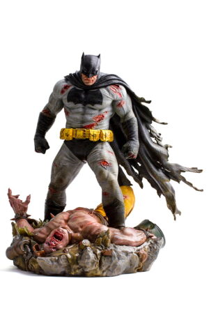 BATMAN Iron Studios Batman: The Dark Knight Returns 1/6 Scale Diorama