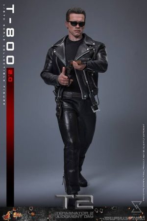 T-800 (2.0) Terminator REGULAR Sixth Scale Figure Hot Toys nuevo y sellado, con caja café