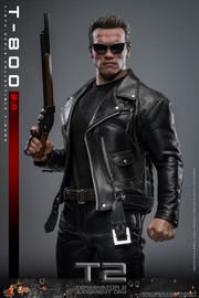 T-800 (2.0) Terminator REGULAR Sixth Scale Figure Hot Toys nuevo y sellado, con caja café